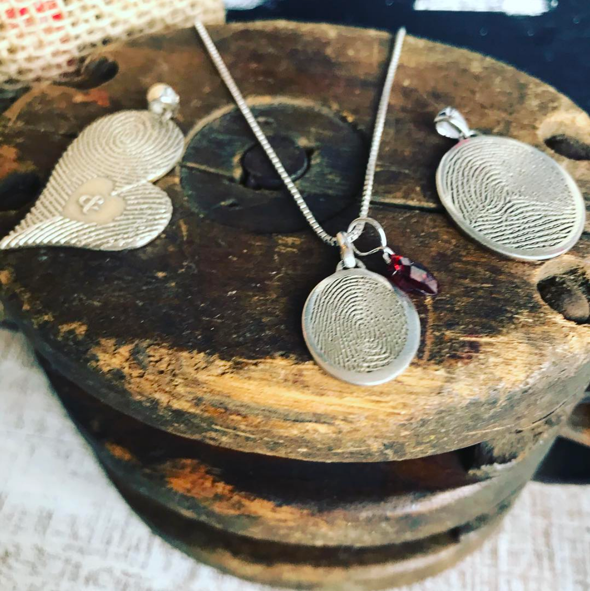 Teardrop 2025 fingerprint necklace